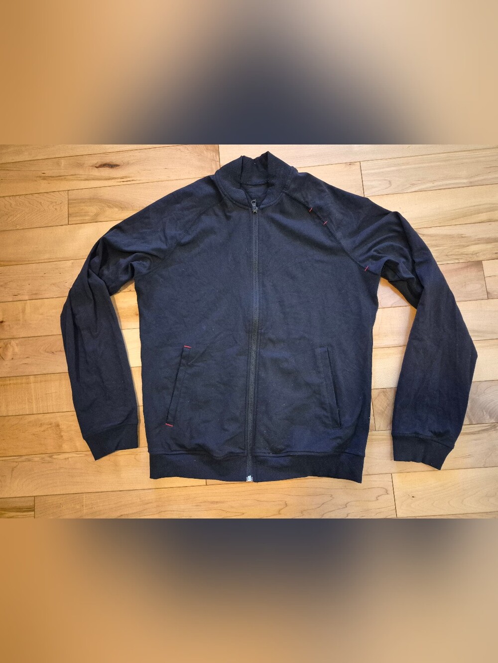 Lululemon women's size 4 older black zip up jacket/sweater